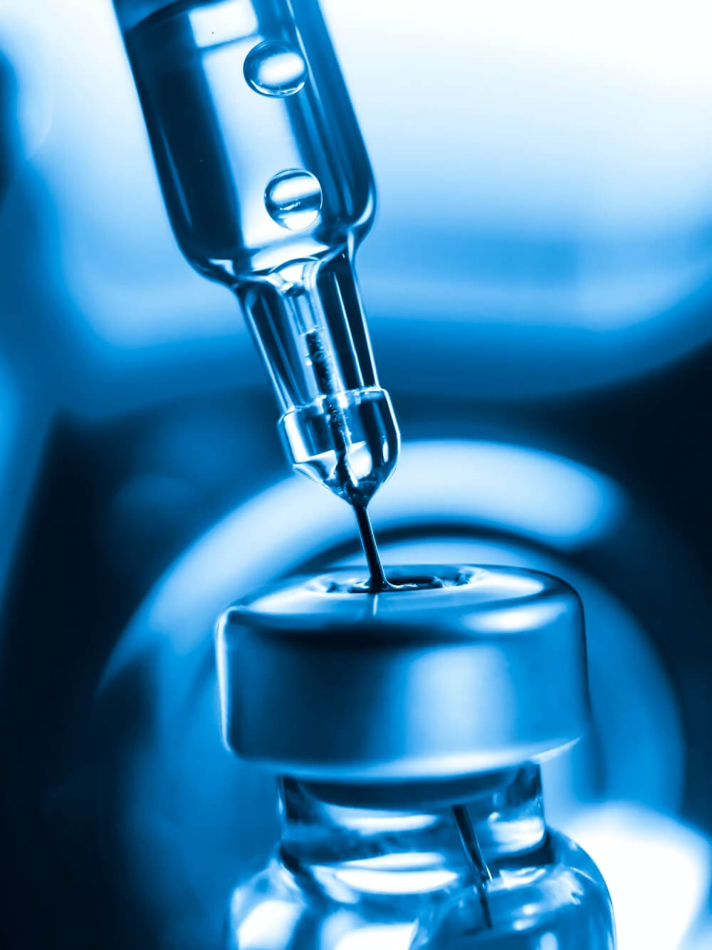 주사로-페라미플루를-빼내는-장면