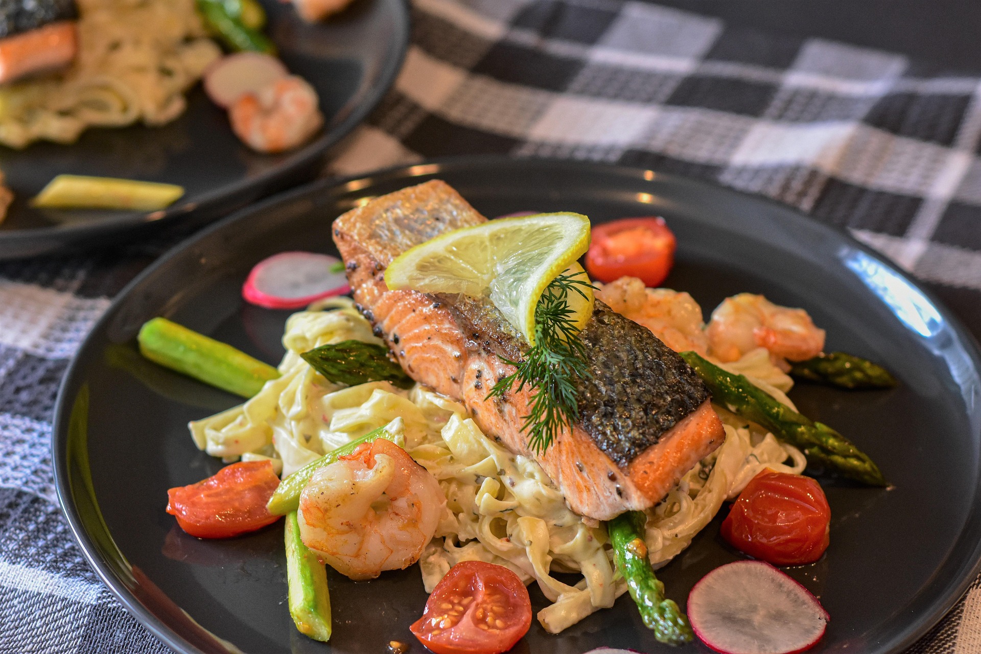 루테인·지아잔틴을 넘어 아스타잔틴까지, 눈 건강 시너지 성분 정리