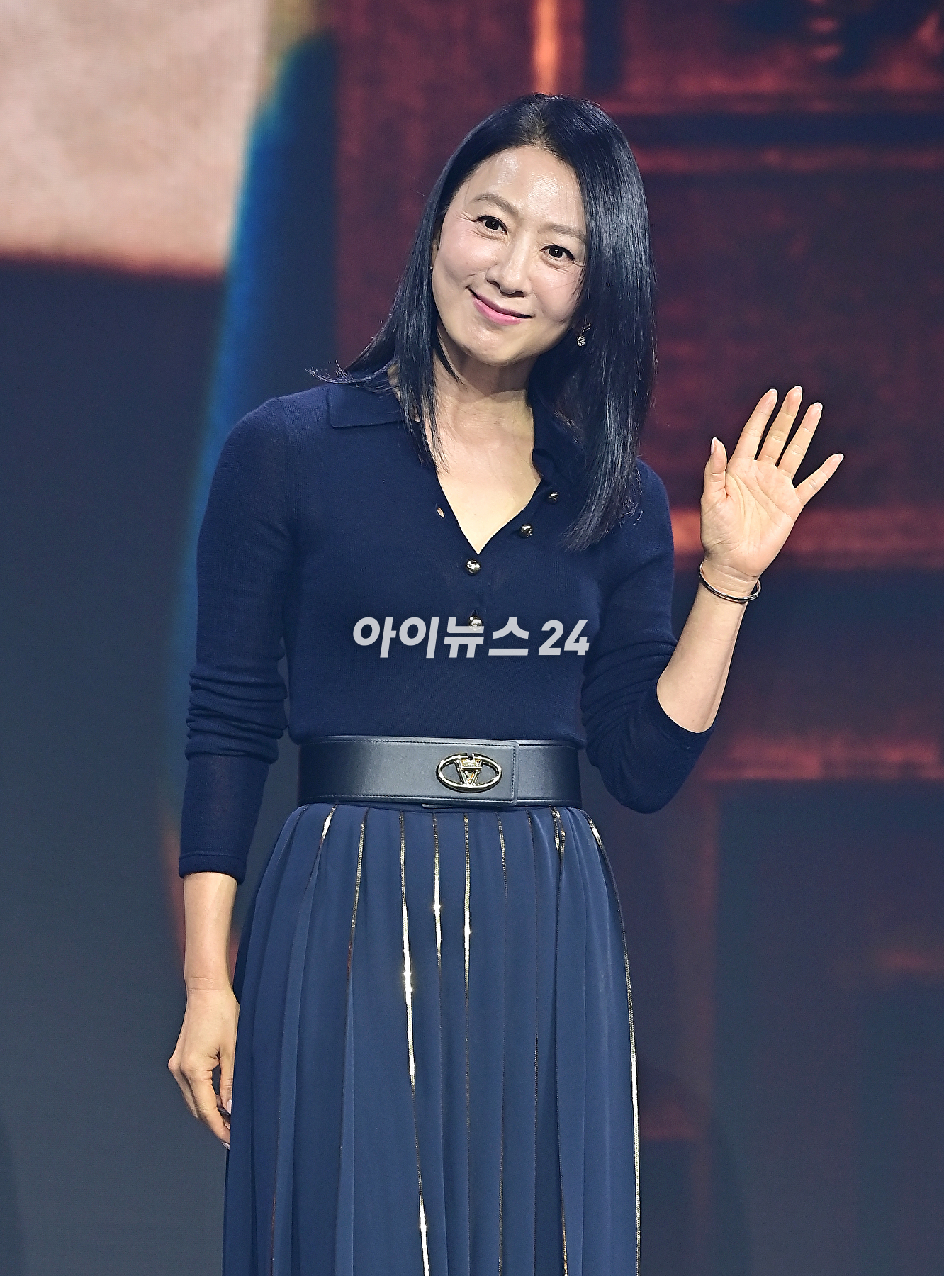 배우 김희애가 25일 오전 서울 종로구 JW 메리어트 동대문 스퀘어 서울에서 열린 넷플릭스 시리즈 '돌풍' 제작발표회에서 포즈를 취하고 있다. [사진=곽영래 기자]