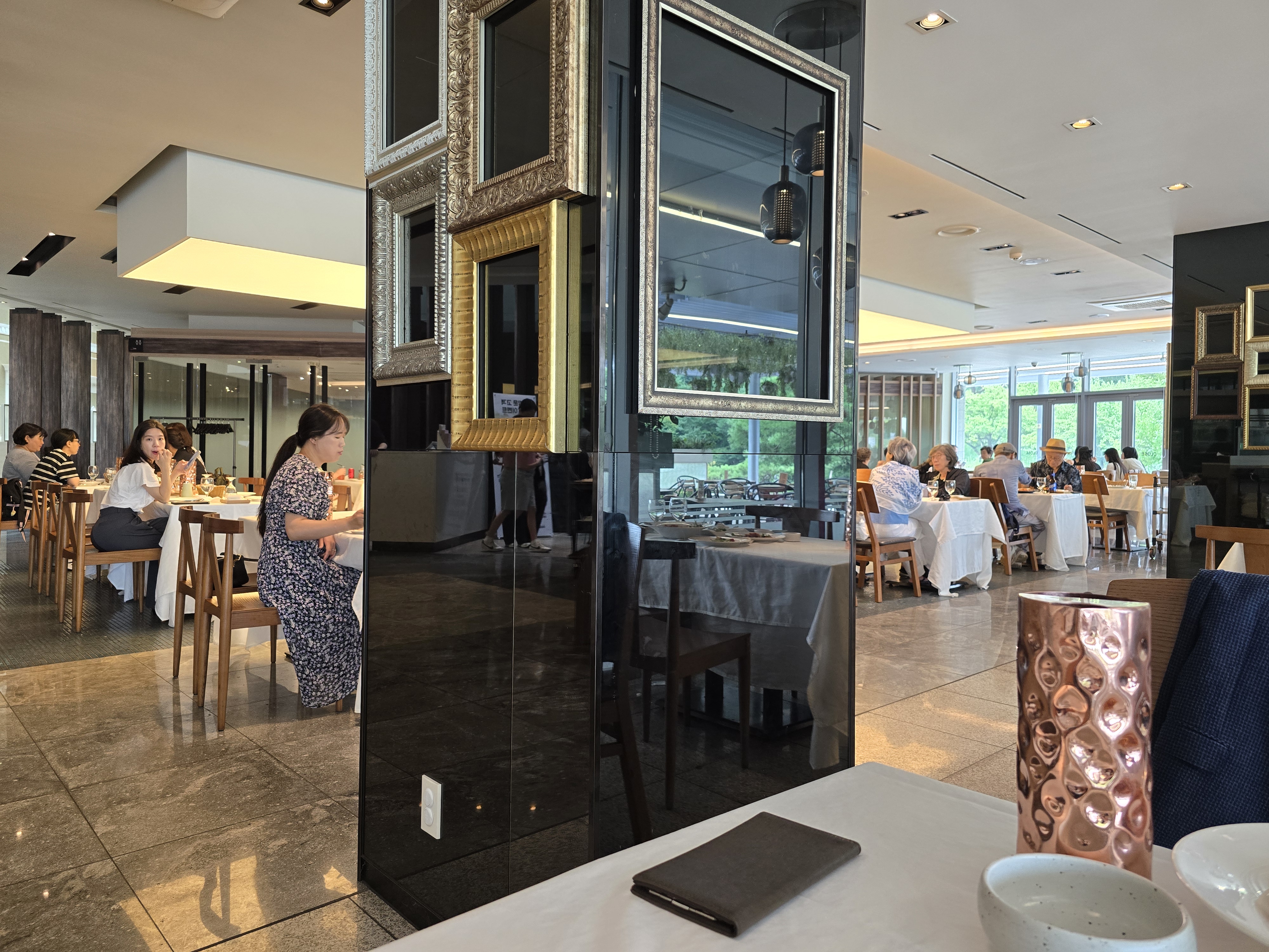 국립중앙박물관 겨울못 식당 내부