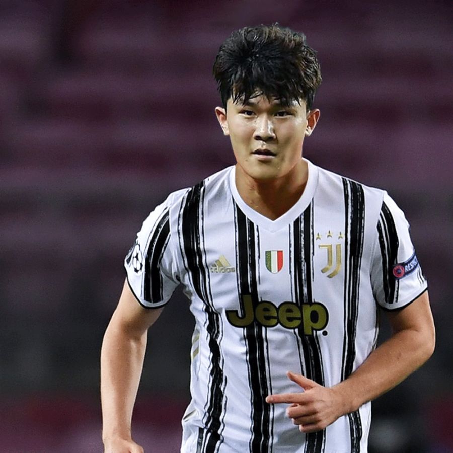김민재 유벤투스 유니폼 입은 모습으로 합성한 사진