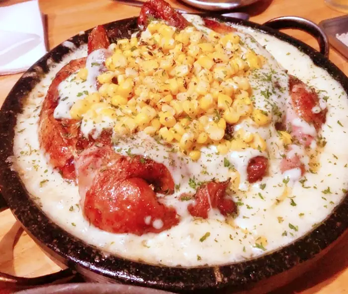 소문의맛집 치맥 하루 200인분 한정 치즈 누룽지 장작구이 통닭 홍대입구역 연남동 맛집