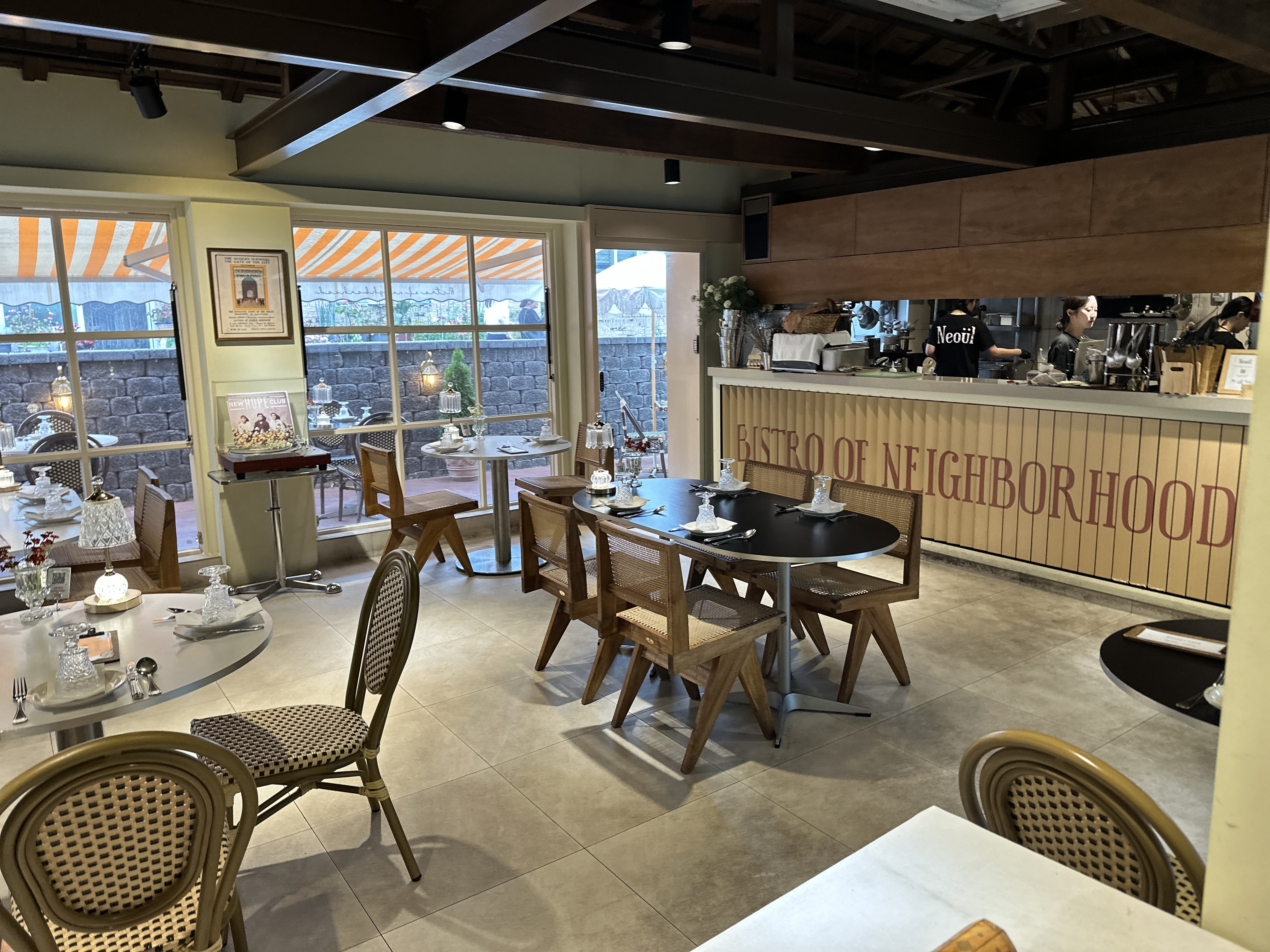 너울주막 내부 인테리어 유럽 감성