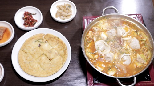식객 허영만 백반기행 168회 최명길 편 어리굴젓 녹두전 & 호박전 고기완자 김치 만두전골 밥상 삼청동 경복궁 맛집 소개