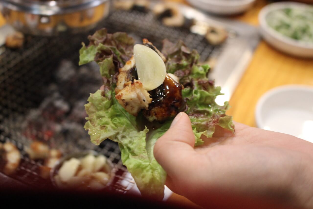 상추로 올려 놓는 장어