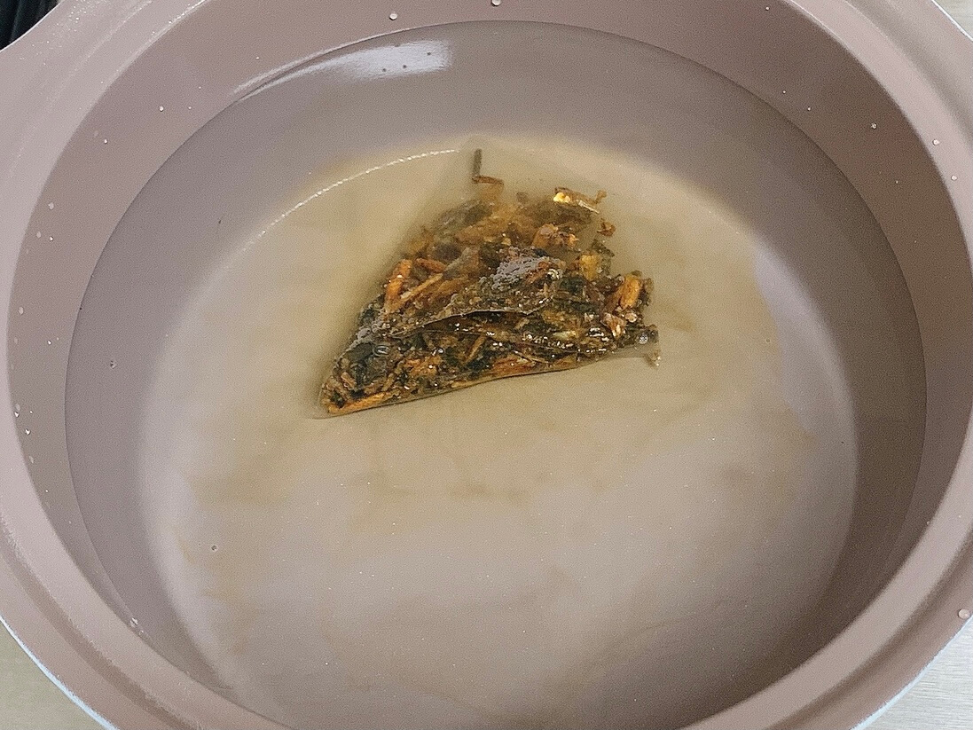 물에 다시 팩을 넣음