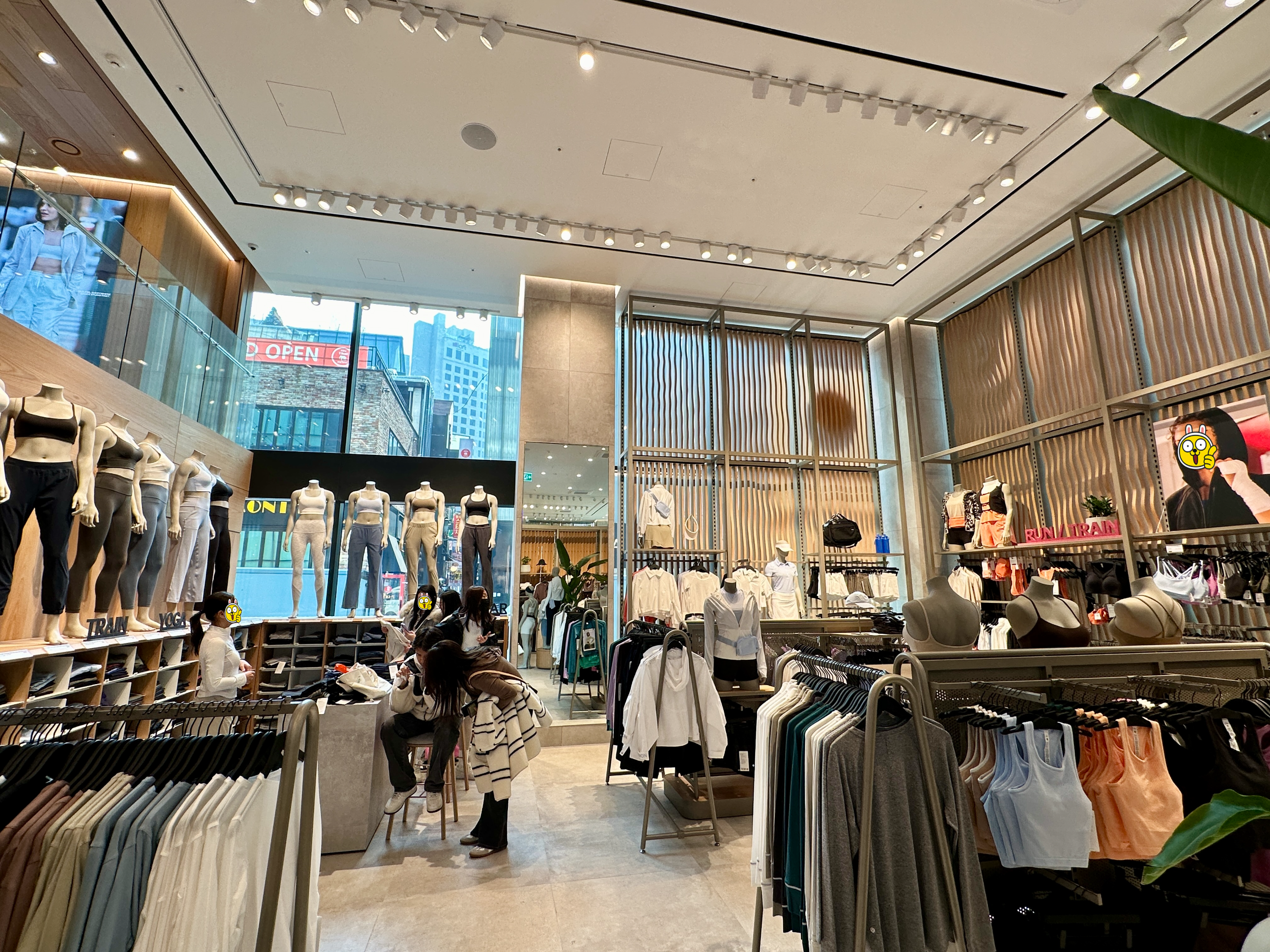 룰루레몬 명동 매장