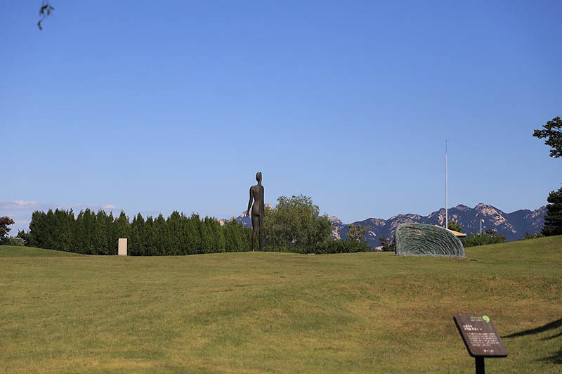 서울 노을캠핑장. 서울 마포구 하늘공원로 108-1 (상암동)