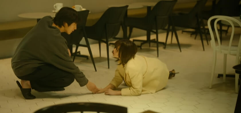 귀주가 다해의 손을 잡아줌