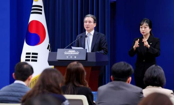 김용범 정책실장 AI 시대 초과이윤 국민배당금제 도입 논란과 코스피 8000선 급락 배경 분석