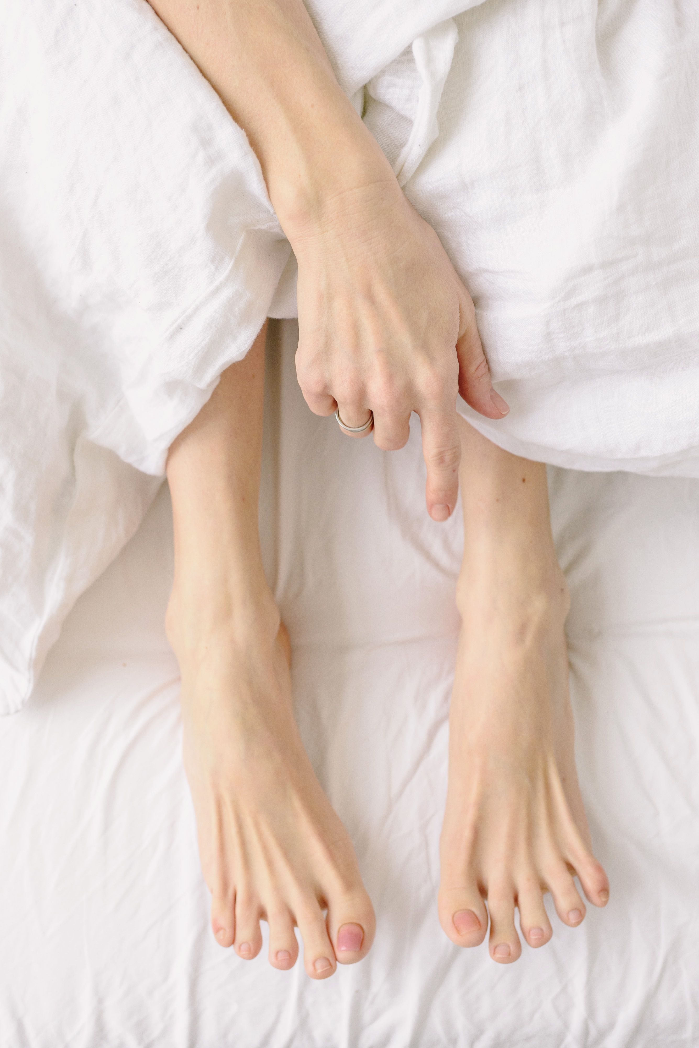 통증으로 침대에서 일어나지 못함