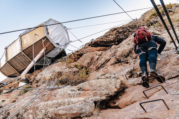 남미 안데스 산맥의 절벽 호텔: 스카이 로지 어드벤처 스위츠 (Skylodge Adventure Suites)