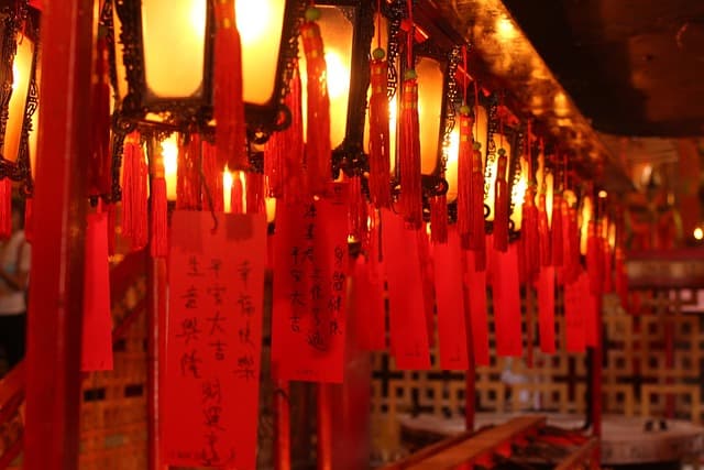 사찰 건축의 창호 디자인: 빛과 공기의 흐름을 고려한 구조