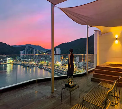 흘로 부산