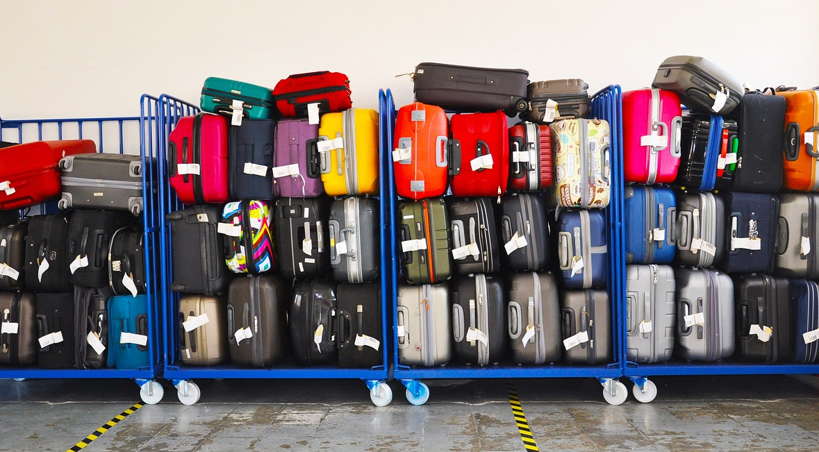 공항의 수하물 이동