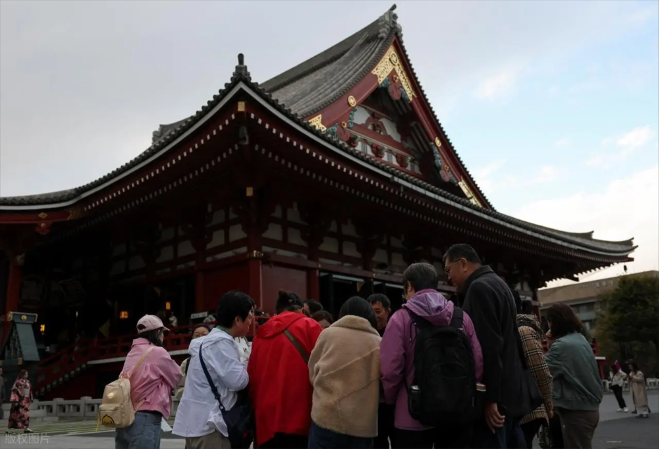 일본의명승고지를여행중인사람들