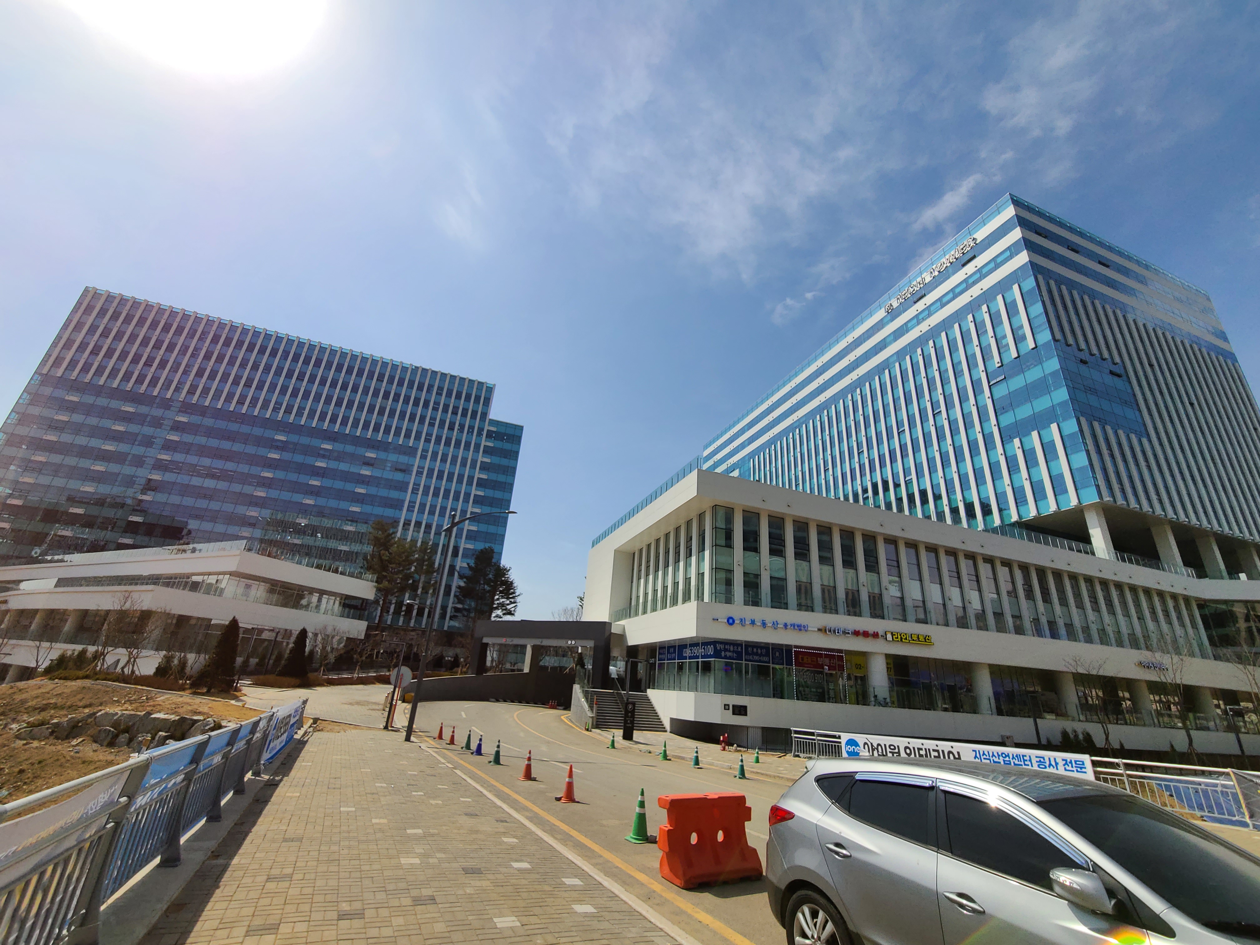 디테크타워 외관 및 주변환경1