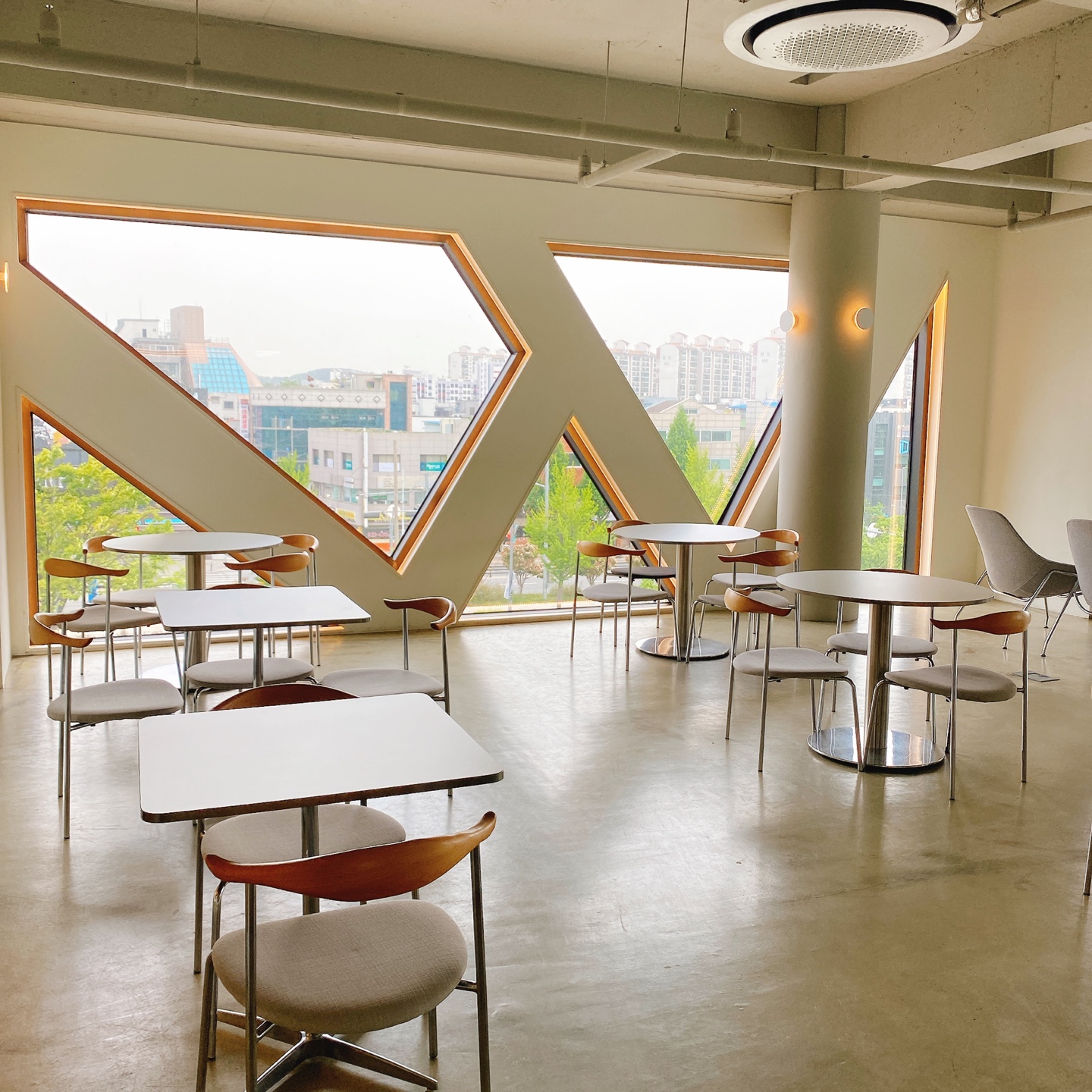 대전 대형베이커리 카페 크로넛 유성공원 에이트 aight