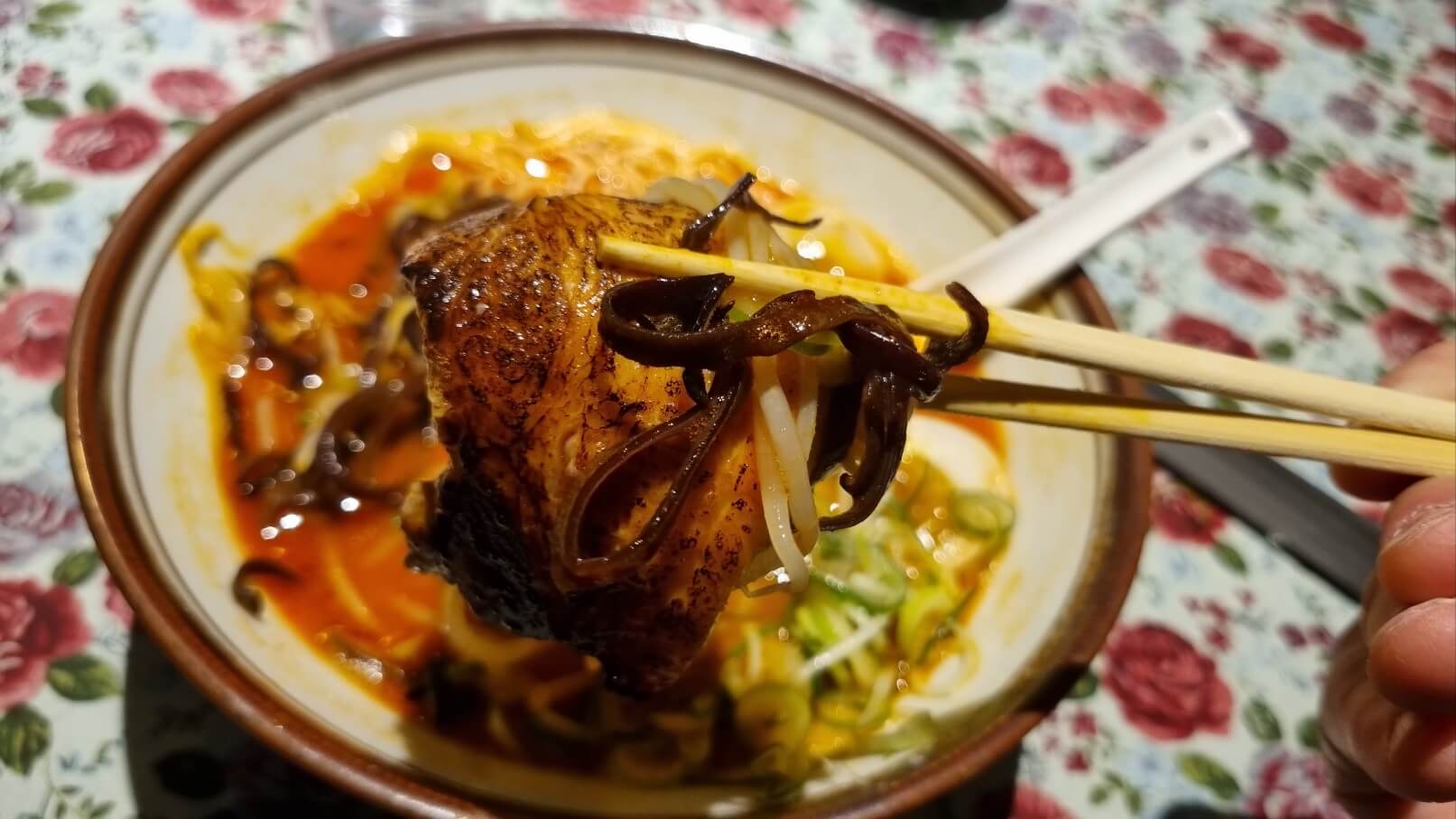 오카구라-우마카라-돈코츠라멘