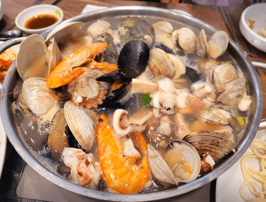 생생정보통 해물칼국수 경기 파주 맛집