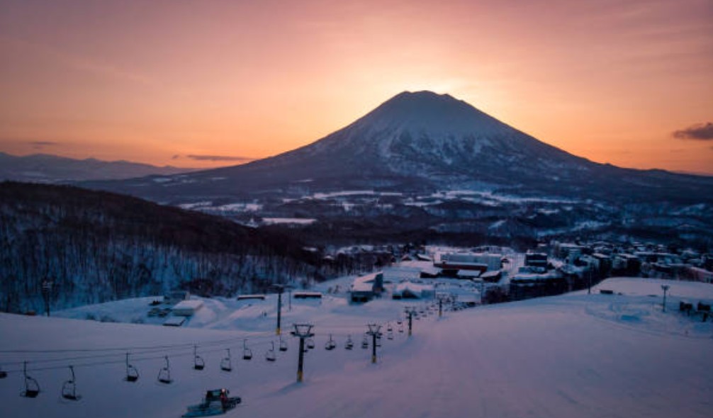 고스트 오브 요테이: 일본 홋카이도에 숨은 요테이 산의 진짜 이야기