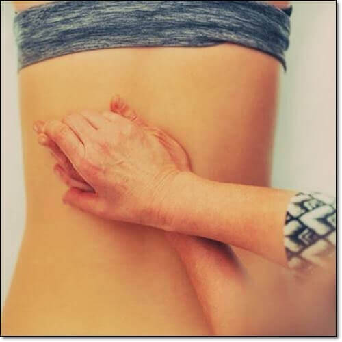 MBP 효능 항염 효과, 요통 치료 받는 여성