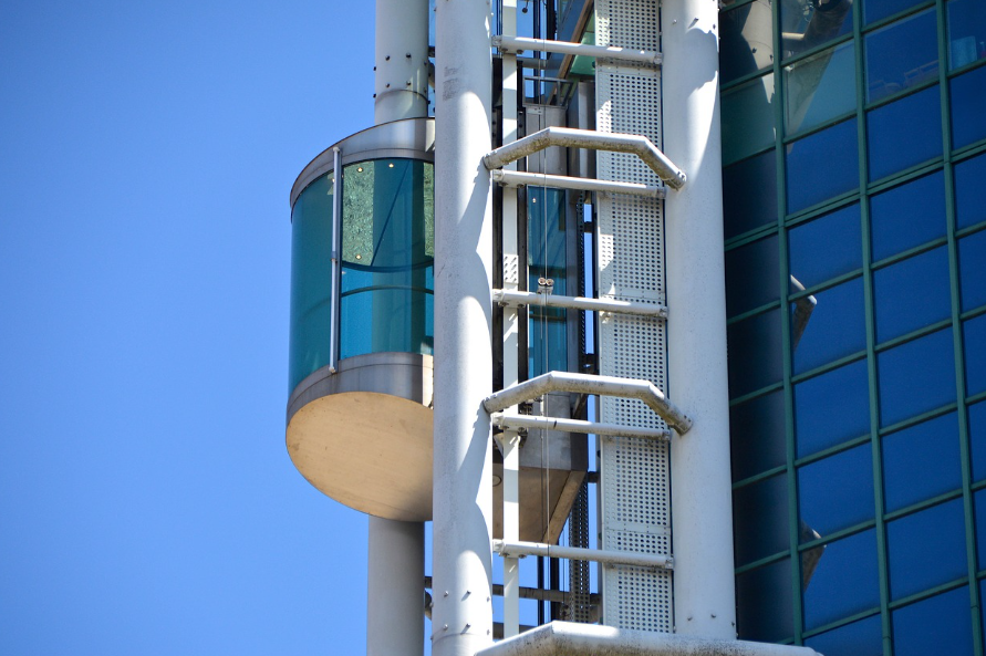 엘리베이터는 어떻게 멈출 때마다 층에 정확히 맞출까?