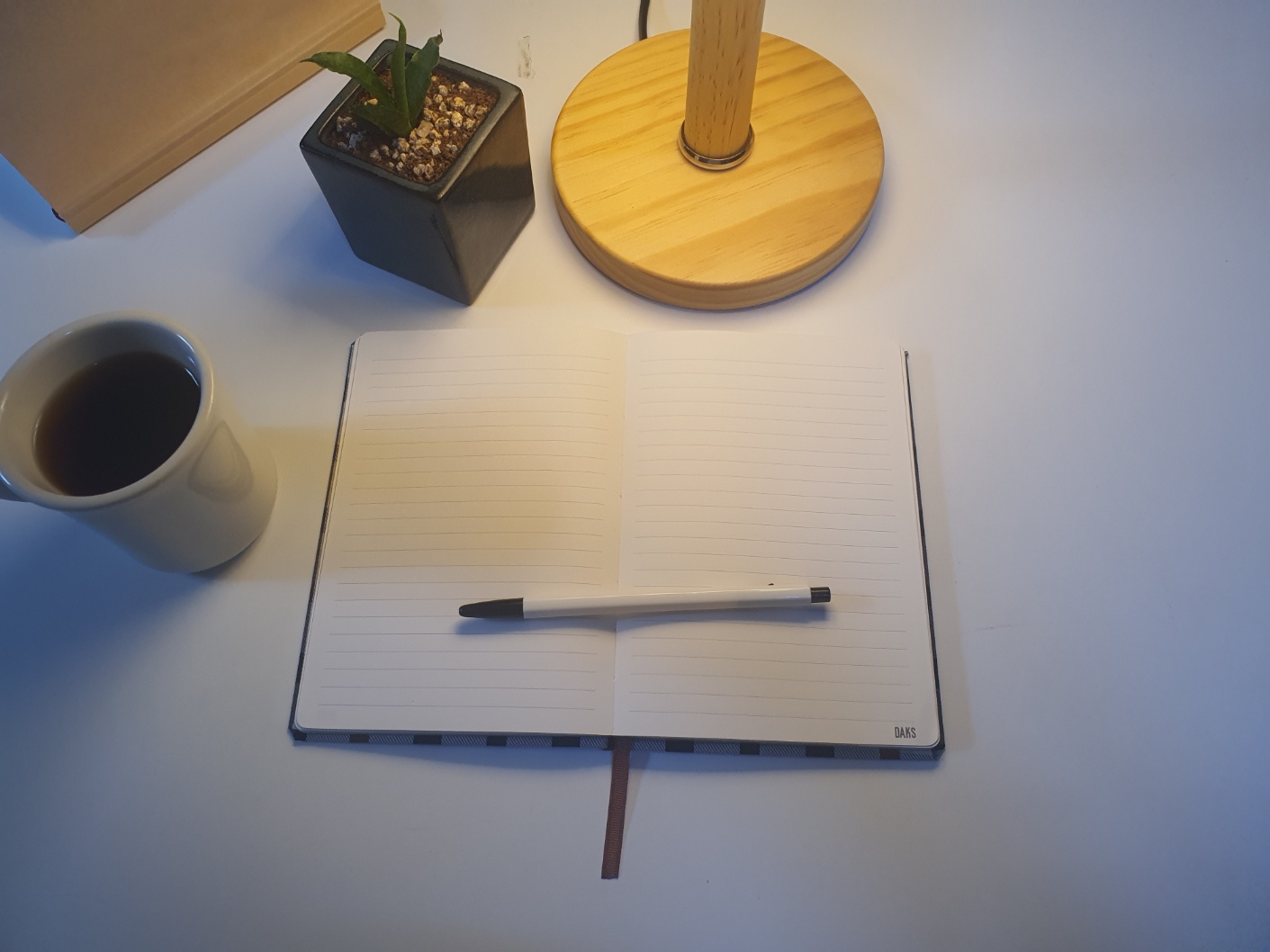 블로그 글이 자산이 되는 과정을 상징하는 노트 사진