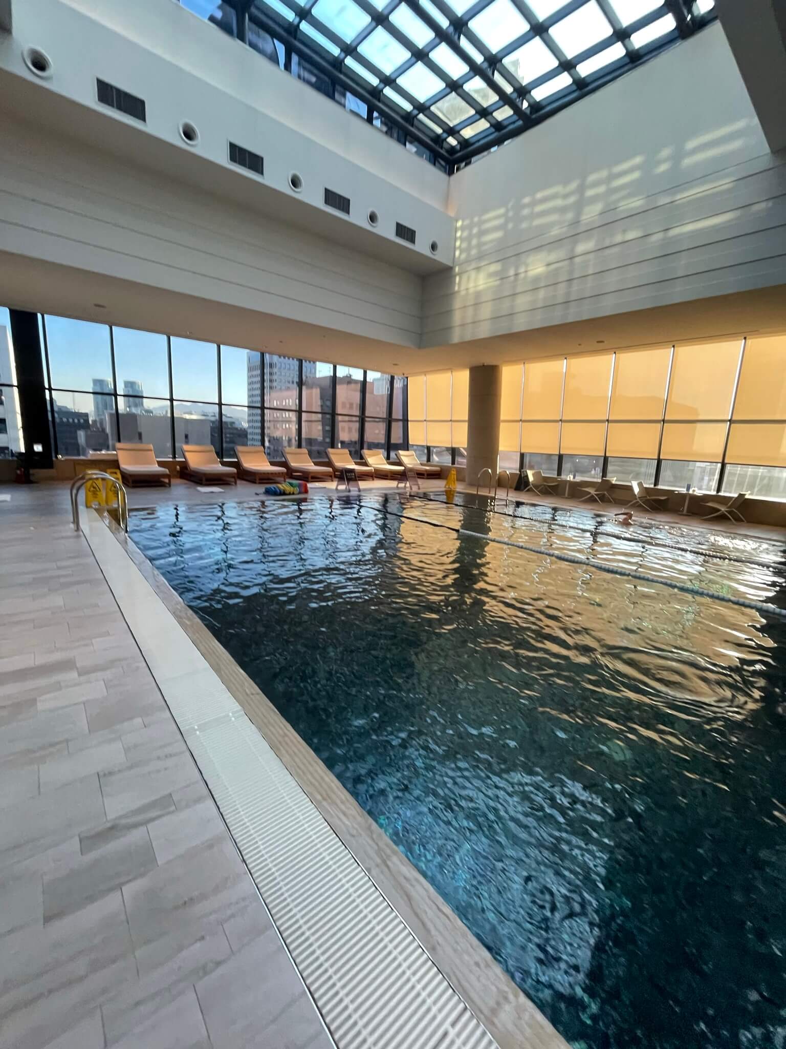 여의도 콘래드호텔 수영장