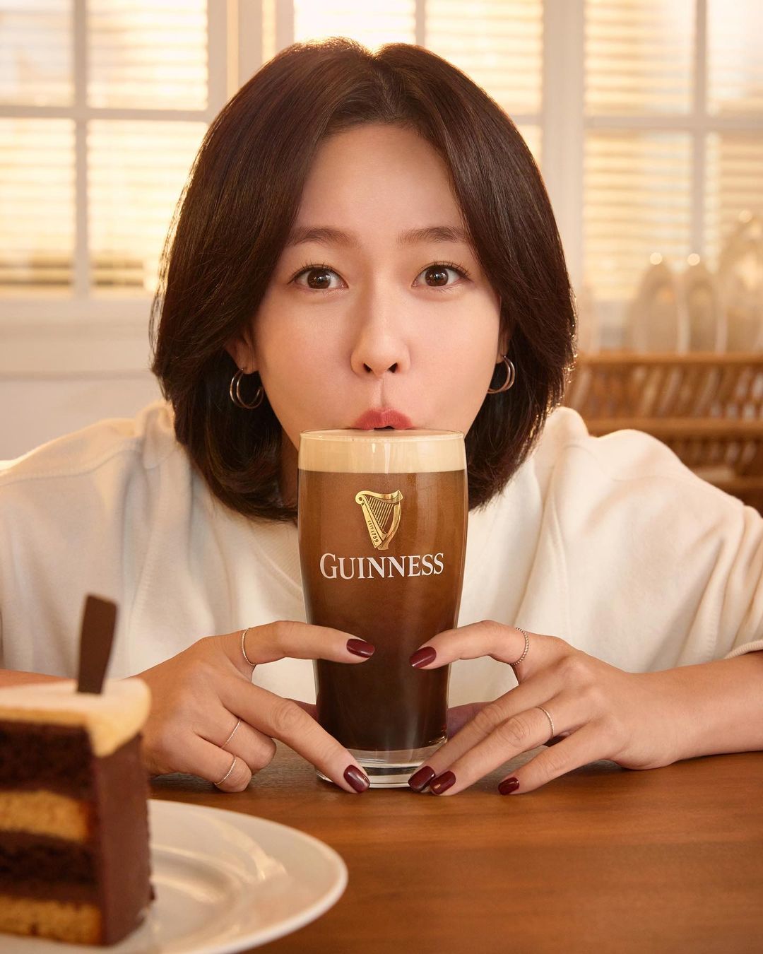 기네스 광고 찍는 경수진