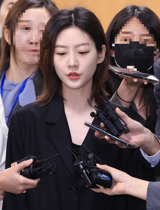 김새론
