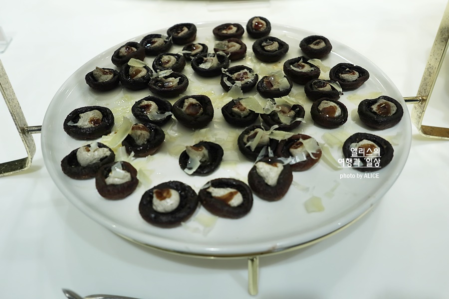 2023 빕스 딸기 퍼레이드 런치 솔직 후기 + 90% 할인쿠폰 샐러드바 가격