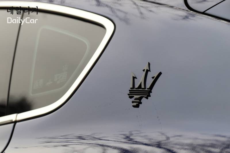 마세라티 르반떼 모데나 S