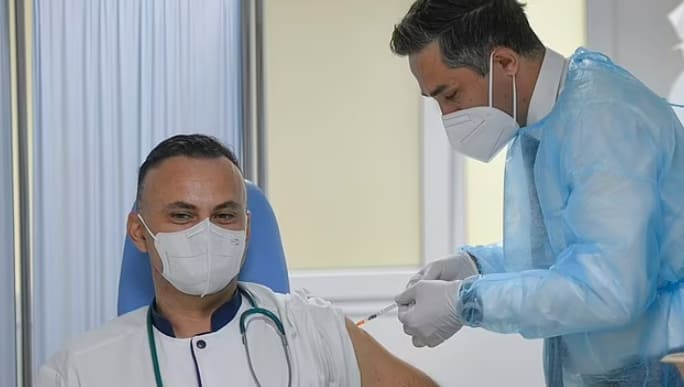 충격! 루마니아 축구팀, 코로나19 접종자들 출전금지?...도대체 무슨 일 Romania's most famous football team, Steaua Bucharest, announce a ban on VACCINATED players...