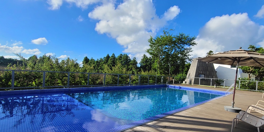 제주 동쪽 감성캠핑 컨셉 숙소 어라운드폴리