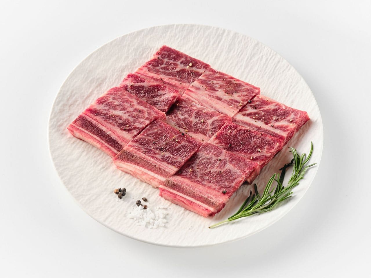 결이 살아있는 고급 꽃갈비의 디테일한 모습