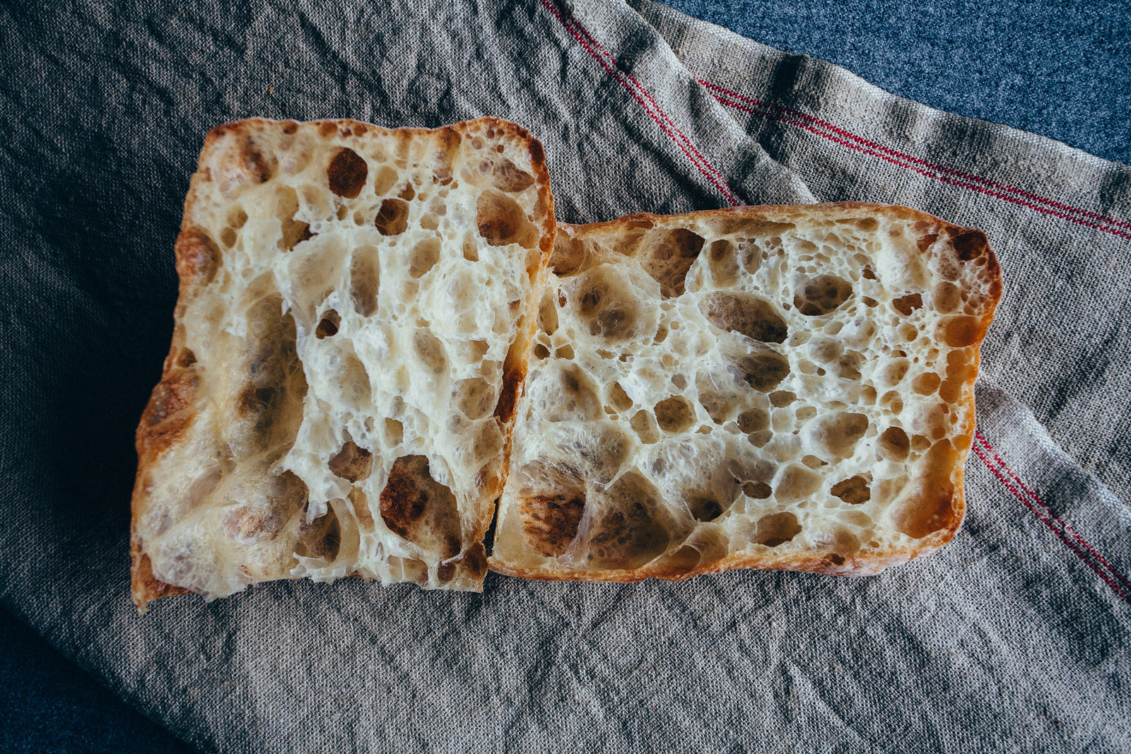 치아바타/단면/사진