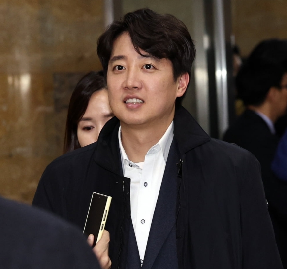 이준석 관련주