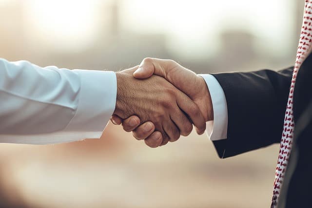 "백지장도 맞들면 낫다" – 협업과 팀워크의 중요성