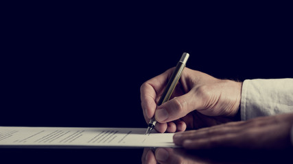 보증부 대출을 신규보증으로 전환해 상환기간을 연장