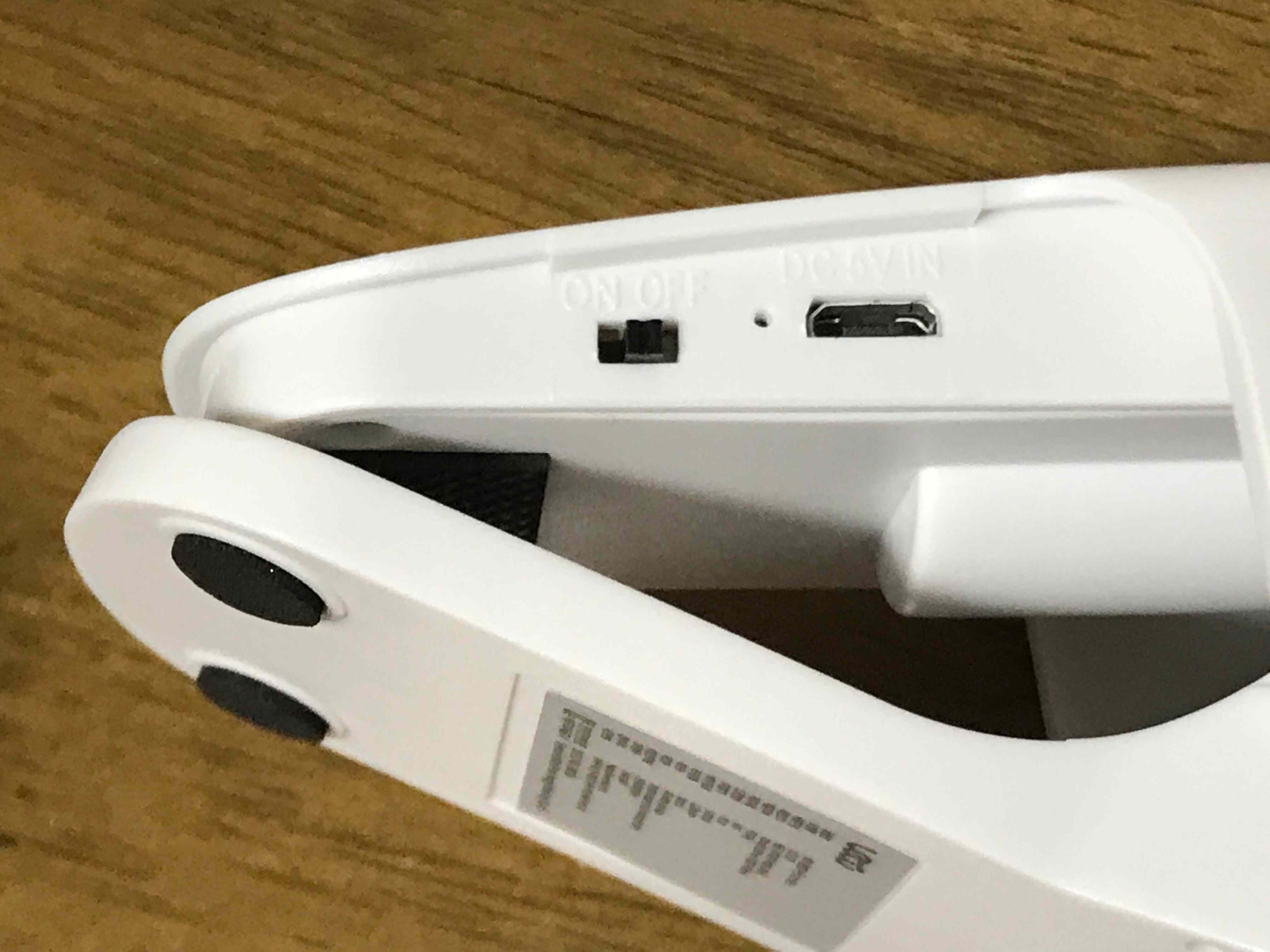 전원 스위치, 충전 단자