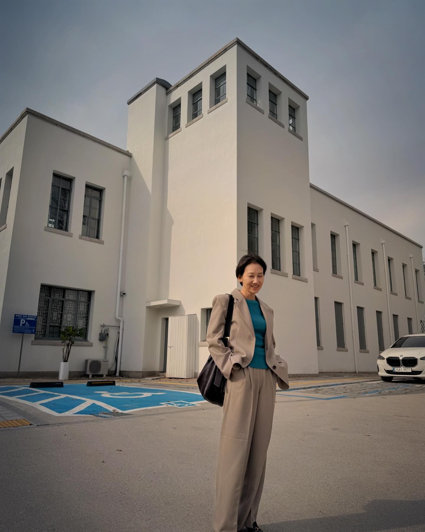 김지윤 대한민국 정치학자, 방송인 주요 경력, 인스타 보기