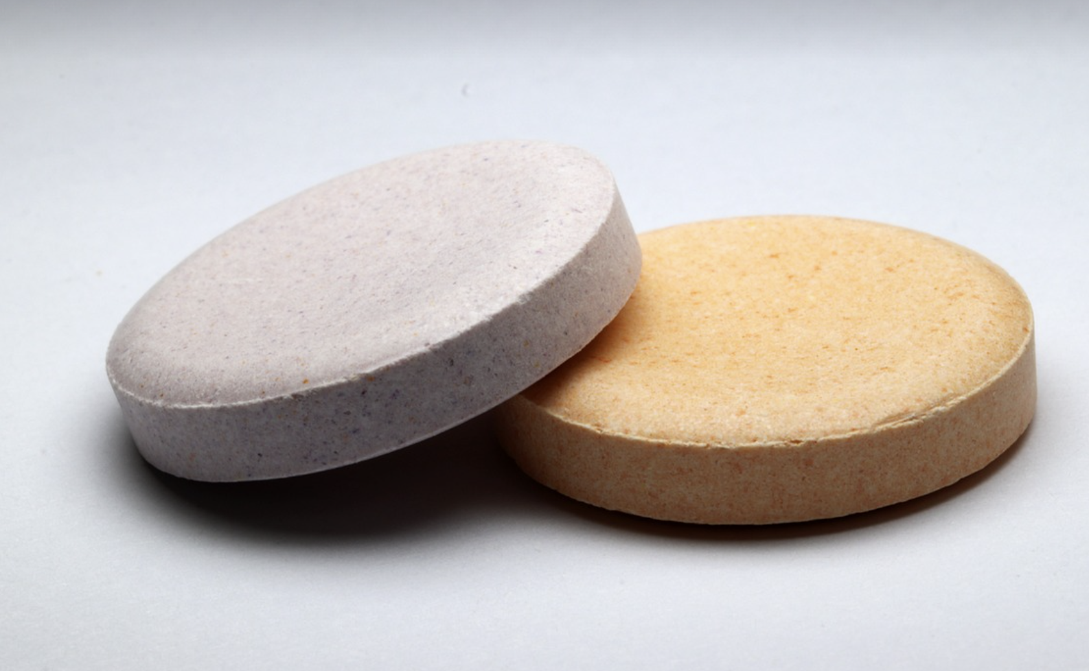 루테인 영양제 알약 이미지. 눈건강 비타민 추천