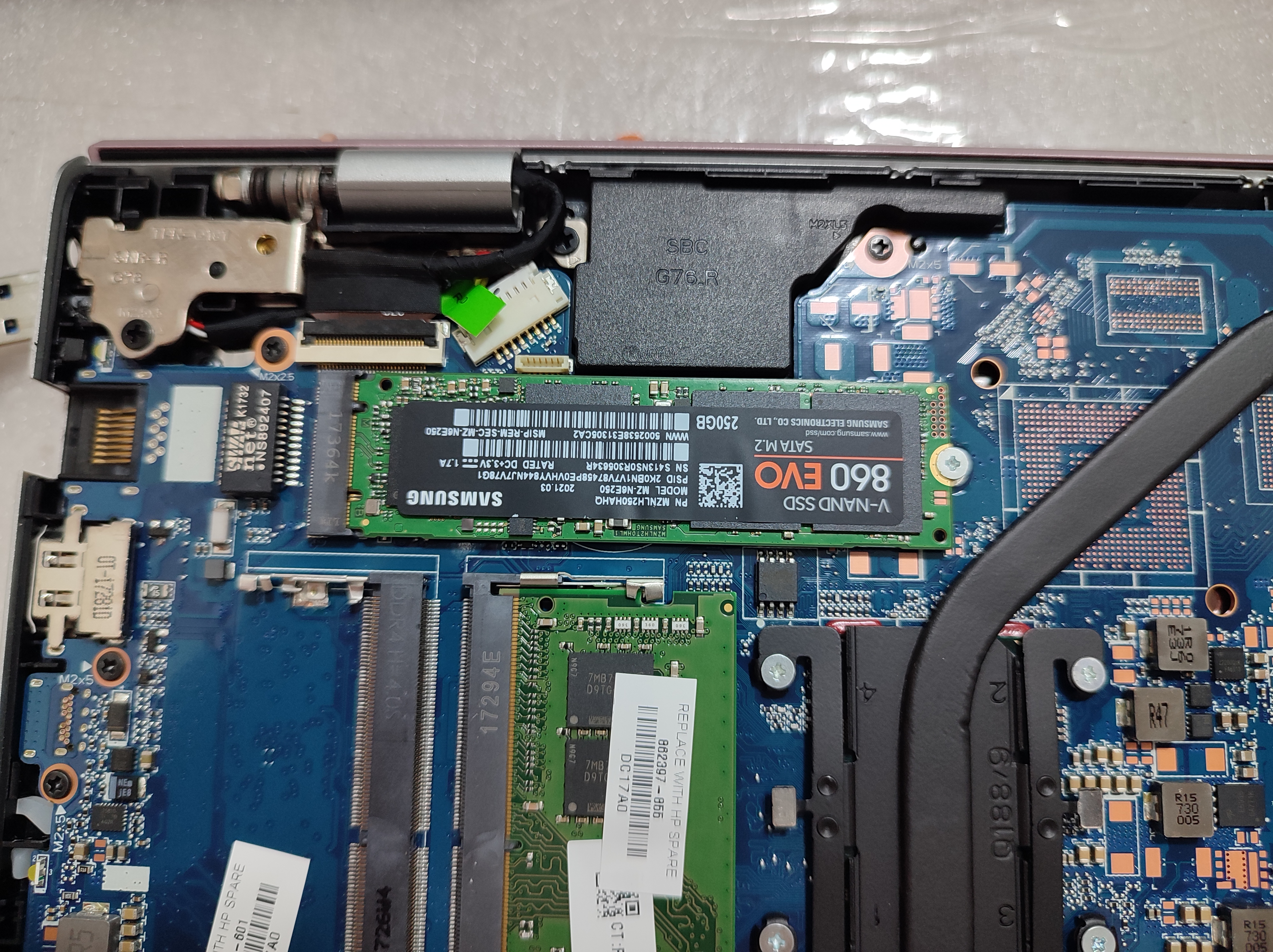 삼성 860 EVO M.2 SSD 교체 장착 과정 