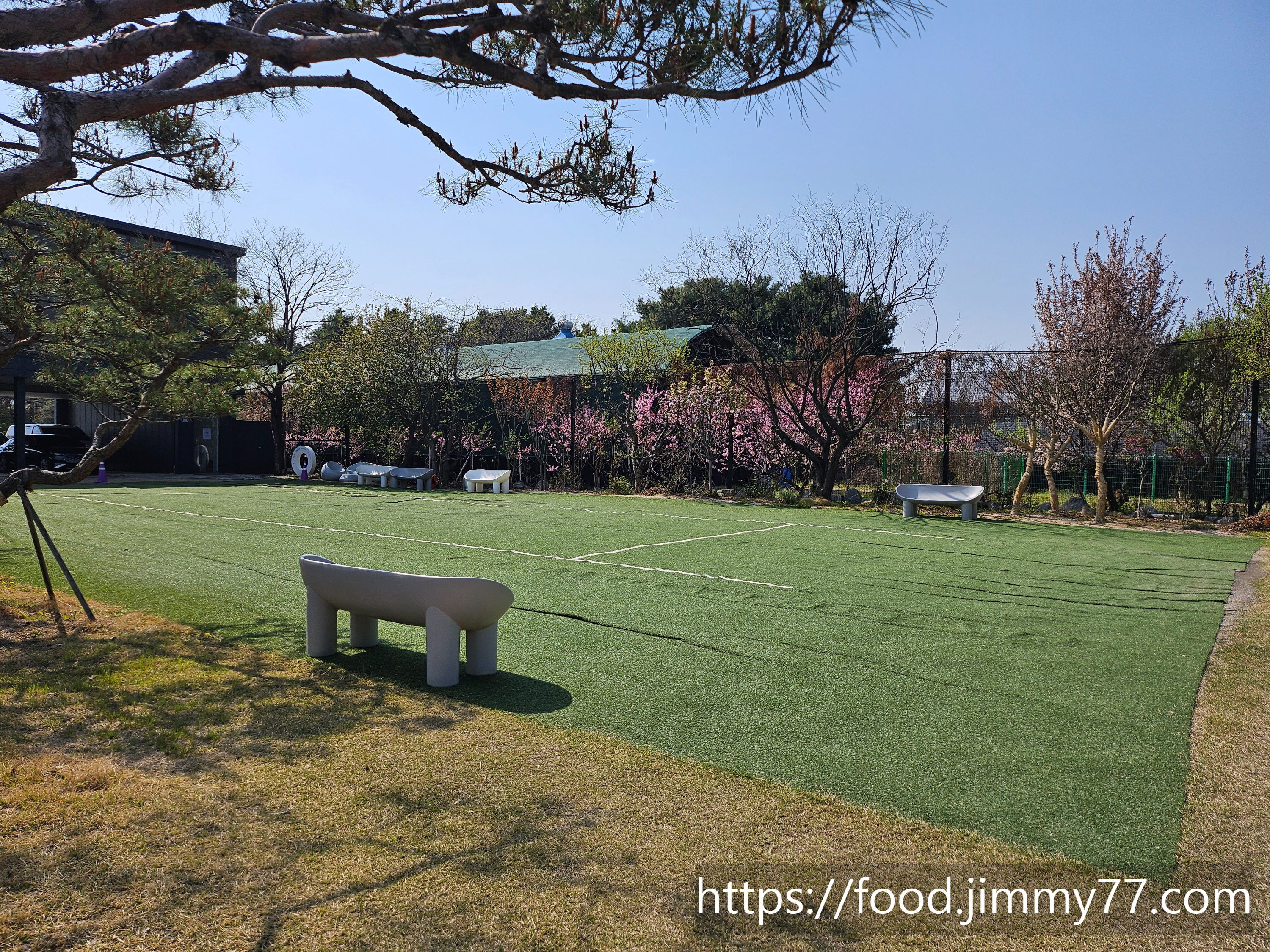 지호 한방 삼계탕 전경