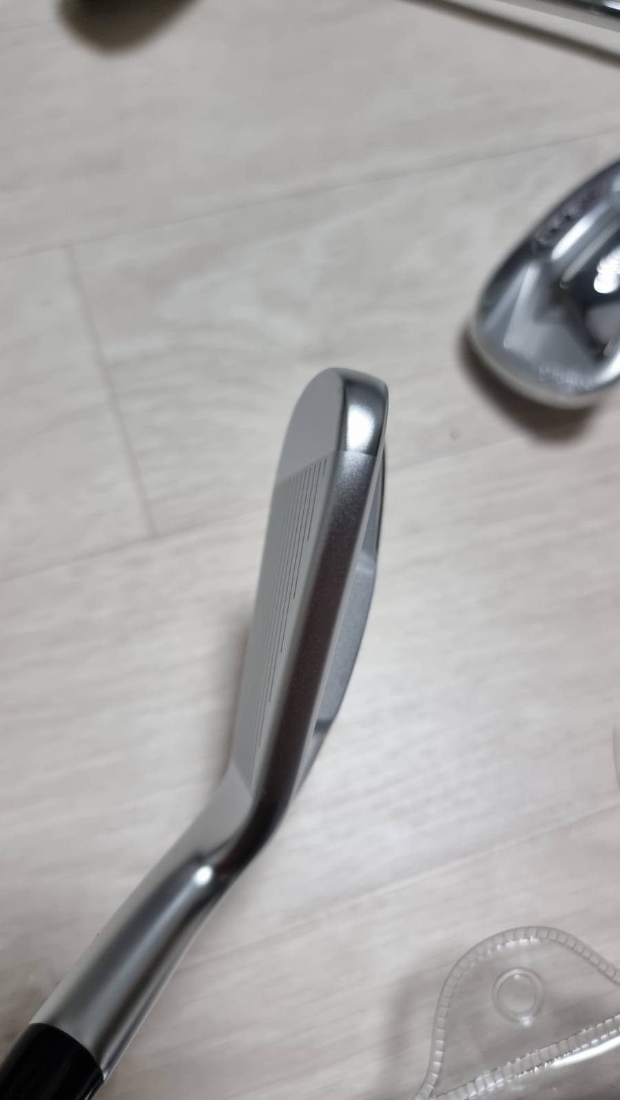 약간 두꺼운 솔