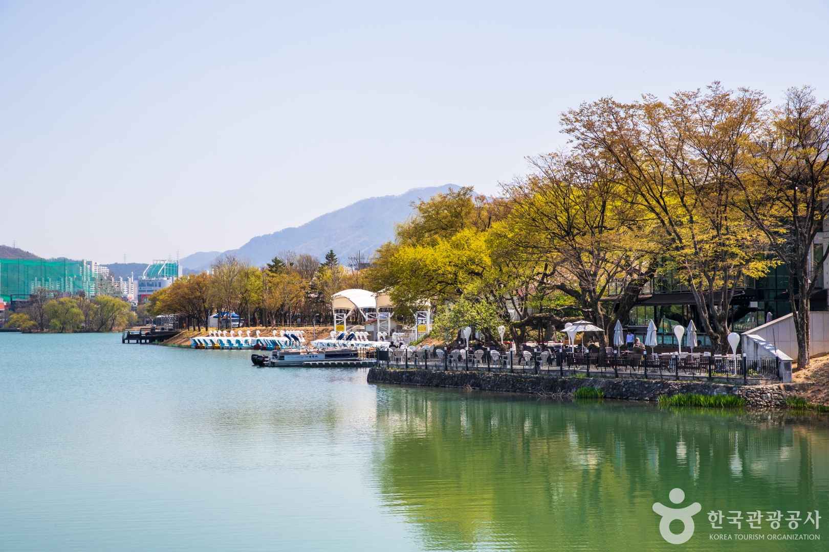 수성못