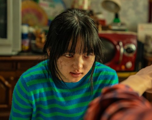 영화 좀비딸과 애니/웹툰 결말 차이점 비교