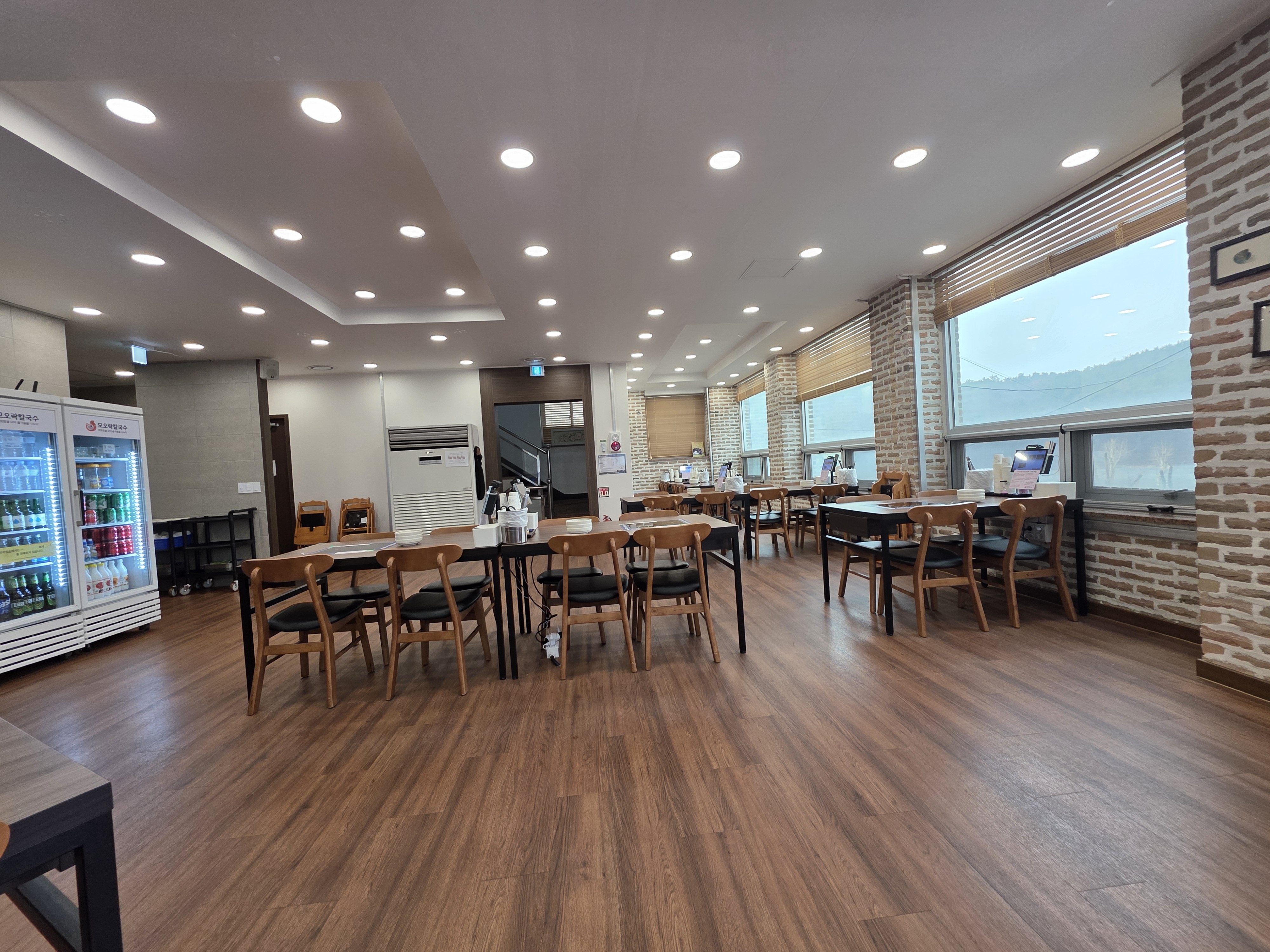 모오락칼국수 대전 방동 굴칼국수 맛집 고추튀김 보쌈 가격 주차 방동저수지 04