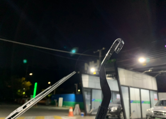 LF쏘나타 와이퍼 빼는방법